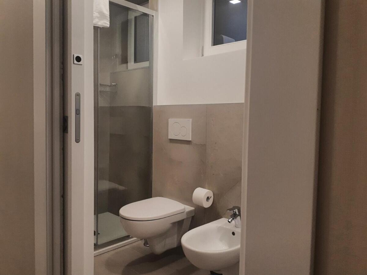 Smart Apartment Sei Chiese - Twa بولونيا الغرفة الصورة