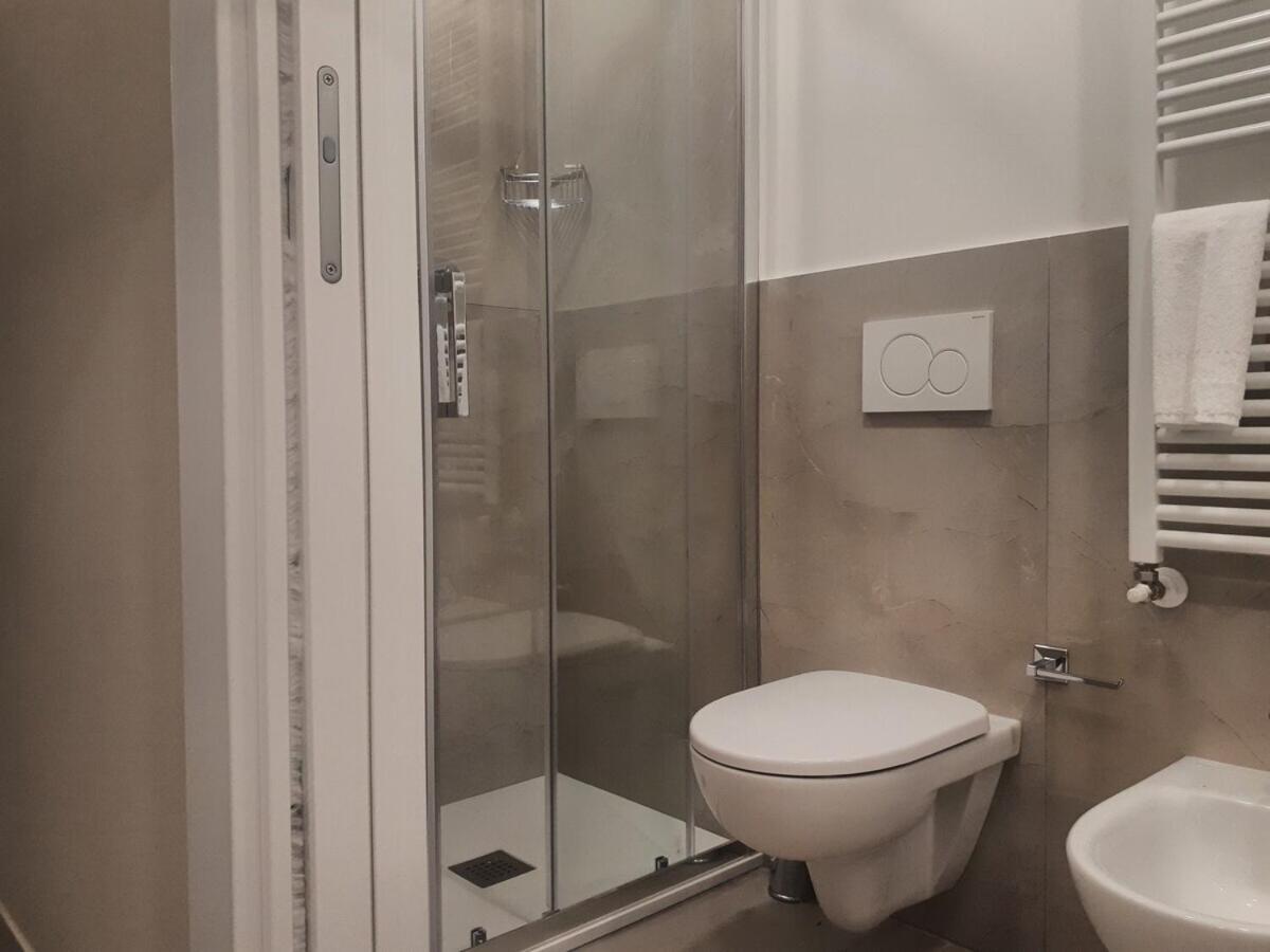 Smart Apartment Sei Chiese - Twa بولونيا الغرفة الصورة