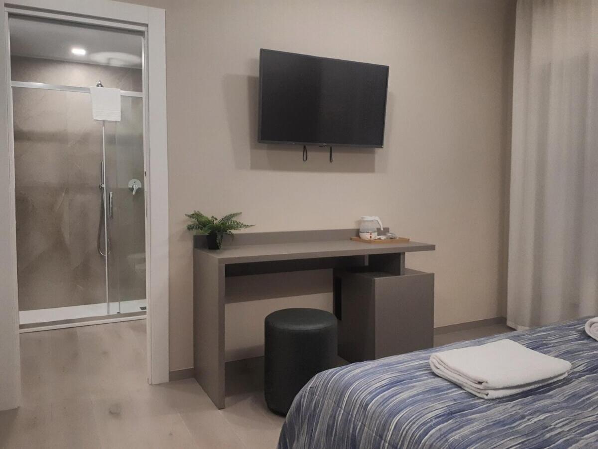 Smart Apartment Sei Chiese - Twa بولونيا الغرفة الصورة