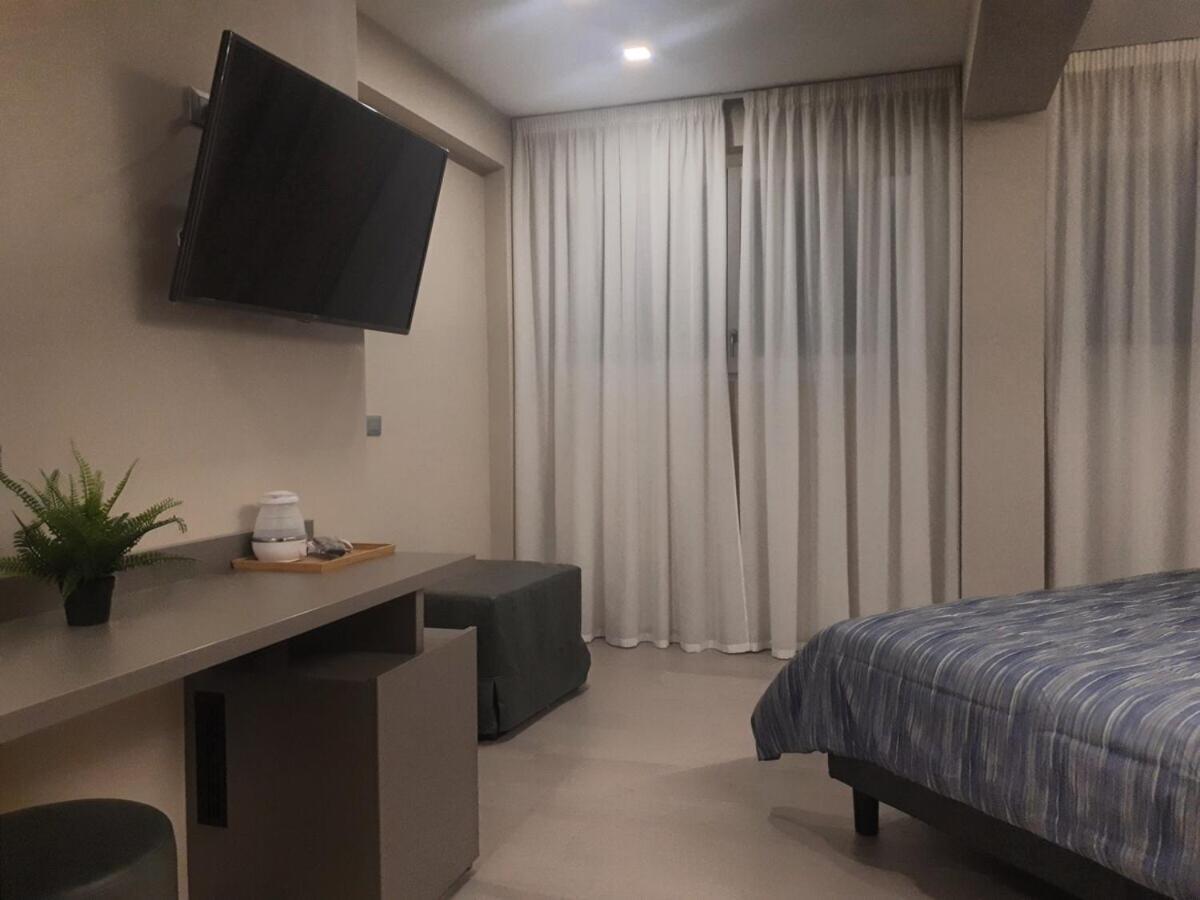 Smart Apartment Sei Chiese - Twa بولونيا الغرفة الصورة