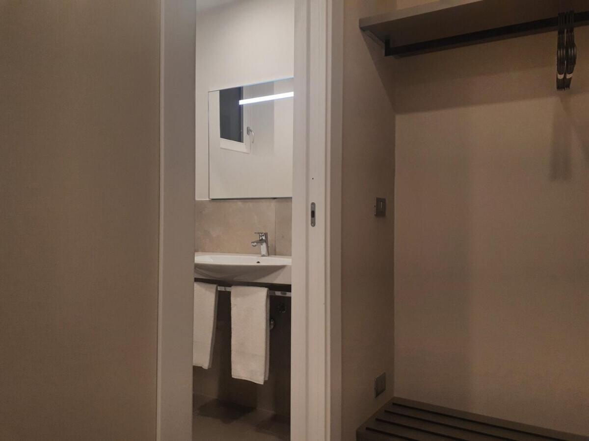 Smart Apartment Sei Chiese - Twa بولونيا الغرفة الصورة