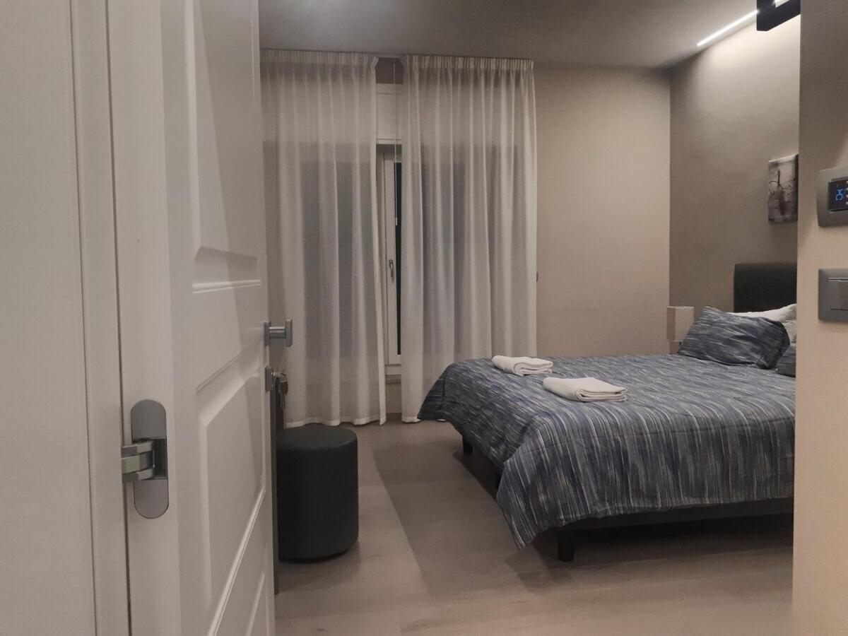Smart Apartment Sei Chiese - Twa بولونيا الغرفة الصورة